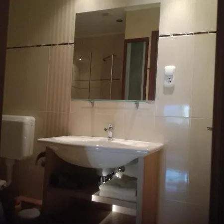 Besenyei Apartman Sarvar Exterior photo