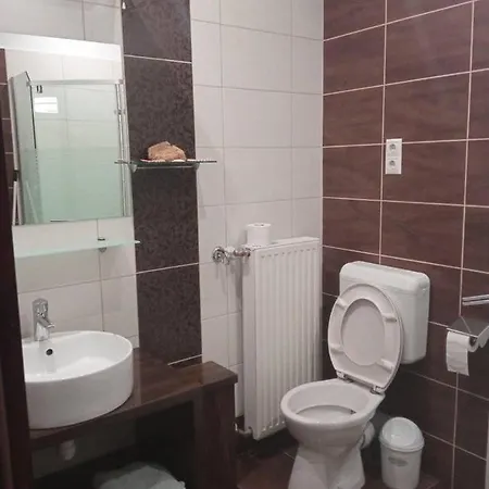 Besenyei Apartman Sarvar Exterior photo