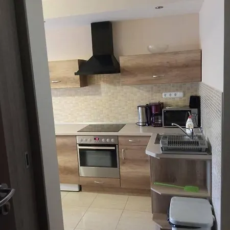 Besenyei Apartman Sarvar Exterior photo