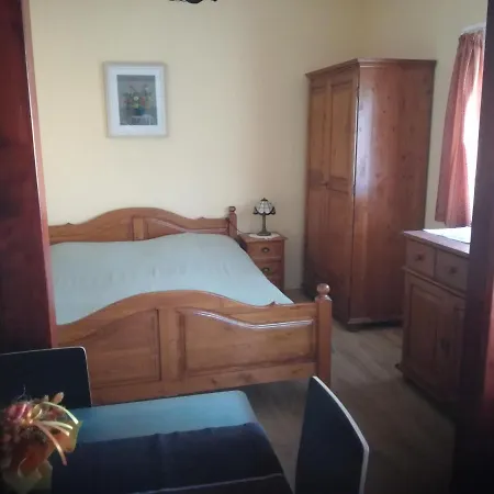 Besenyei Apartman Sarvar Exterior photo
