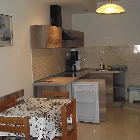 Besenyei Apartman Sarvar Exterior photo